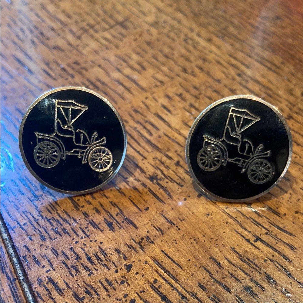 Vintage 1960’s Black Cufflinks with Carriage Design